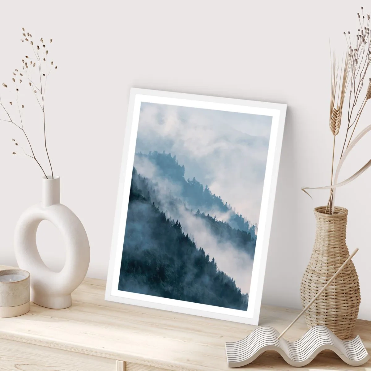 Affisch i vit ram - Fjällens mystik - 40x50 cm