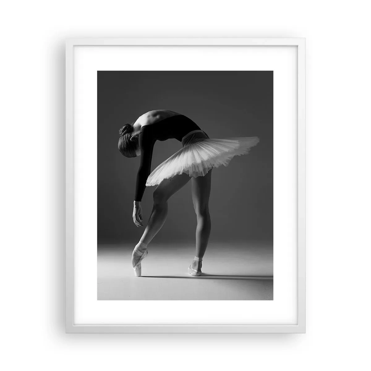 Affisch i vit ram - Bella ballerina - 40x50 cm