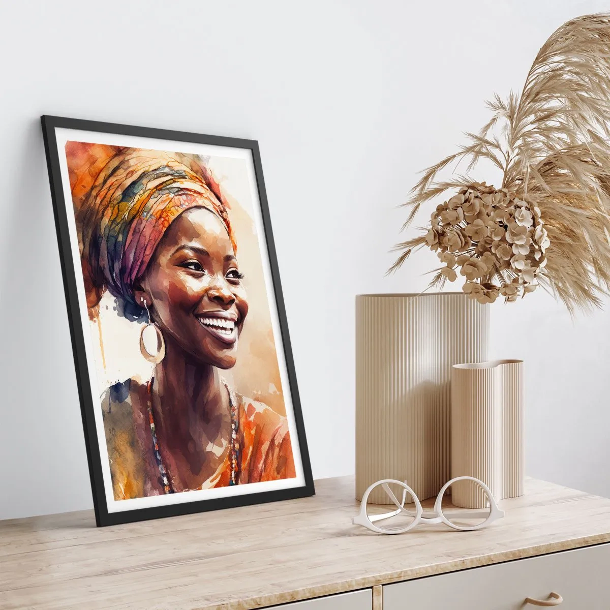 Affisch i svart ram - Porträtt av en leende kvinna i en färgglad turban - 50x70cm - Afrikansk drottning - Modern väggdekoration för vardagsrum och sovrum ARTTOR