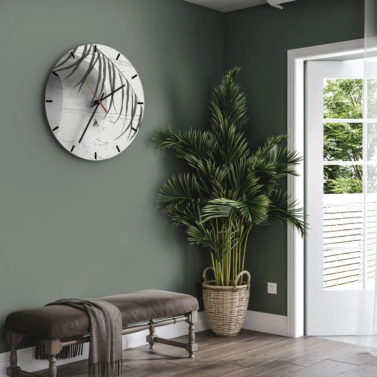 Väggklocka - Klocka på glas - Svartvit palmträd med månskugga mot betongbakgrund - 30x30cm - Den subtila exotismen i naturen - Modern väggdekoration för vardagsrum, kök och sovrum ARTTOR