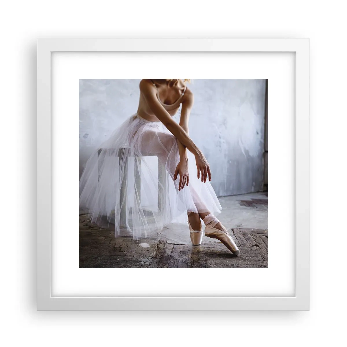 Affisch i vit ram - Innan rampljuset tänds - 30x30 cm