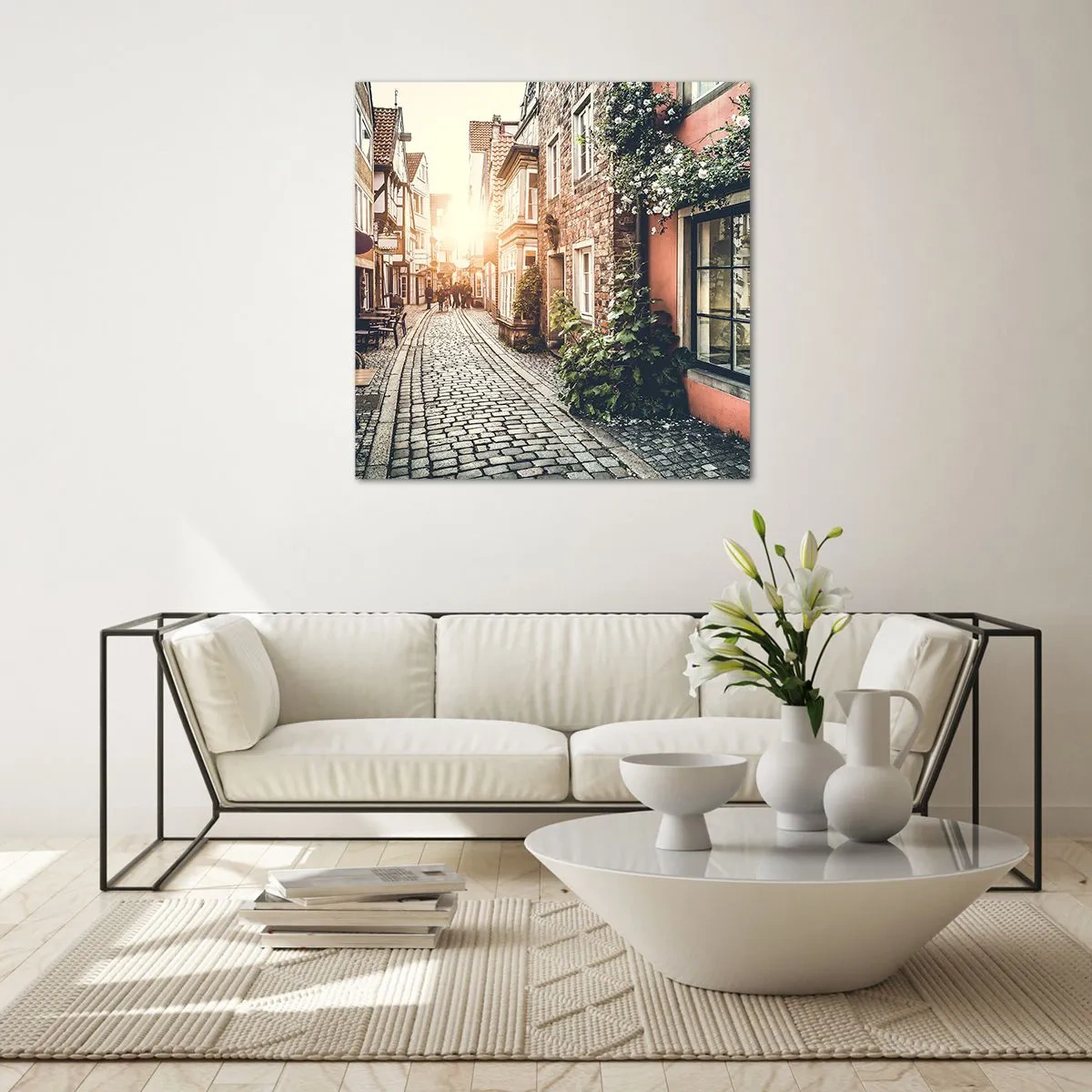 Glastavla - Bild på glas - Rosgränd i rosa sken - 50x50 cm