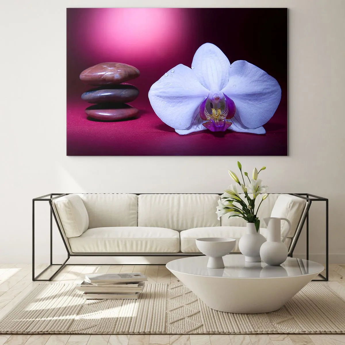 Glastavla - Bild på glas - Vit orkidé och stenar mot en bakgrund av lila ljus - 70x50cm - En fräschhetsstudie i violett - Modern väggdekoration för vardagsrum och sovrum ARTTOR