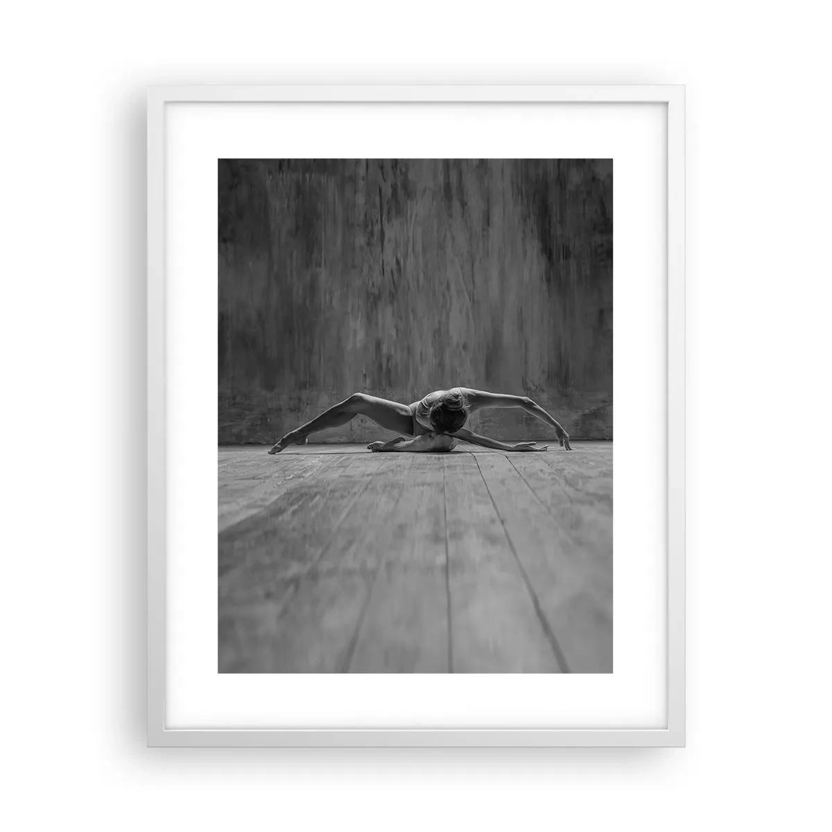 Affisch i vit ram - Upphittad symmetri - 40x50 cm