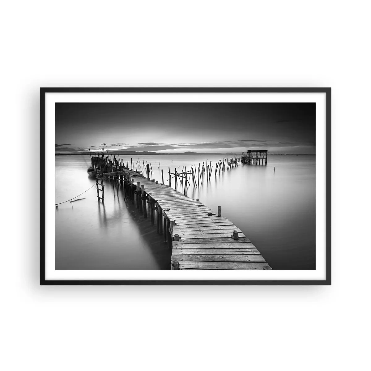 Affisch i svart ram - Den glömda strandens ro - 91x61 cm