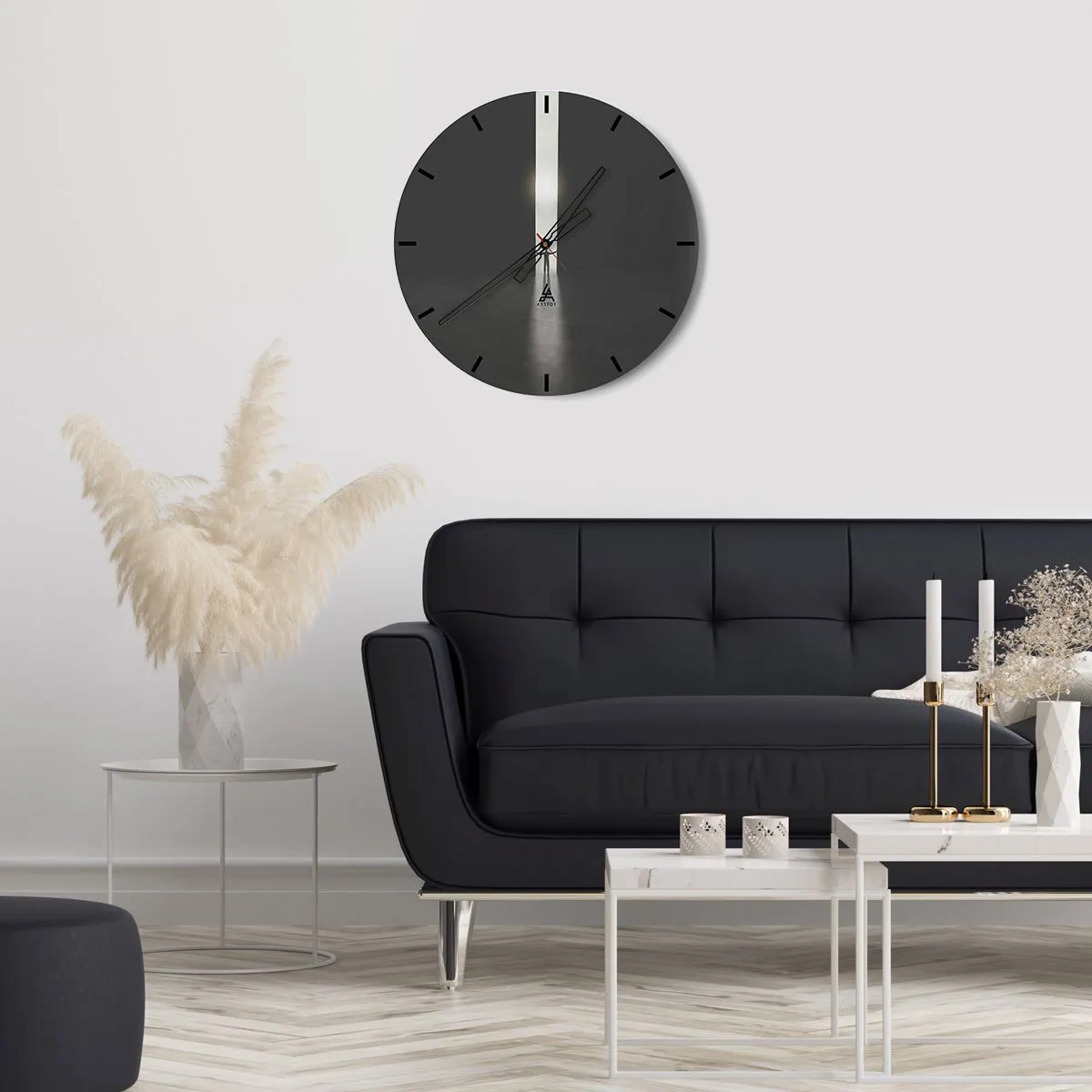 Väggklocka - Klocka på glas - Silhuetten av en man i ett lysande mellanrum i ett mörkt utrymme - 30x30cm - Ett steg mot den ljusa framtiden - Modern väggdekoration för vardagsrum, kök och sovrum ARTTOR