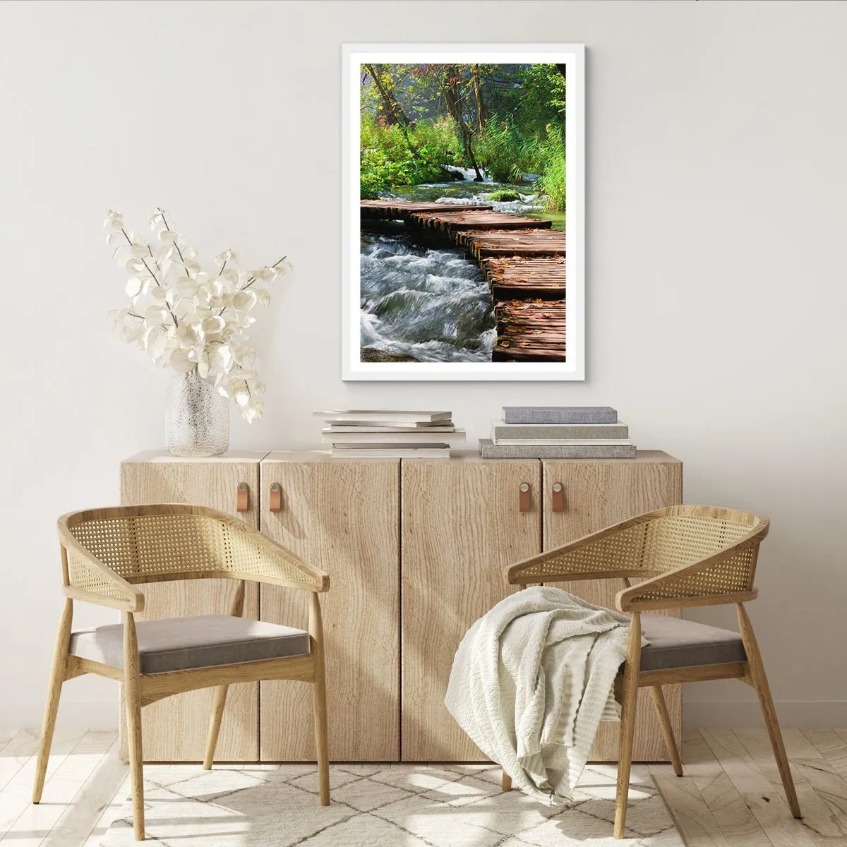 Affisch i vit ram - Över skummande kaskad - 50x70 cm