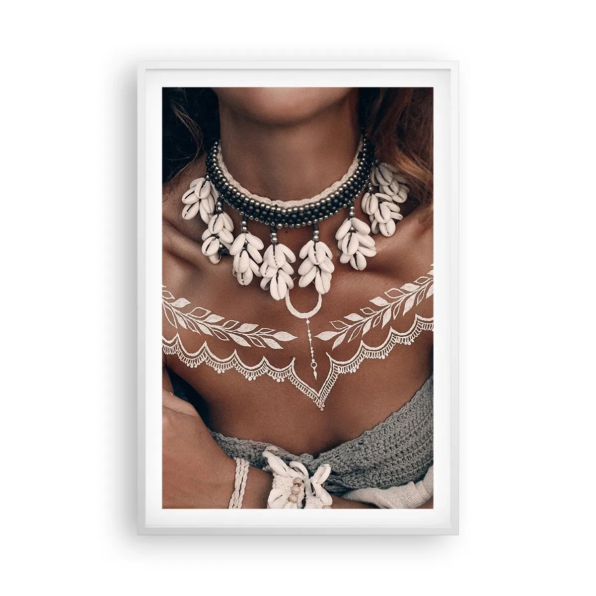 Affisch i vit ram - Kvinnlighetens talismaner, ritualer - 61x91 cm