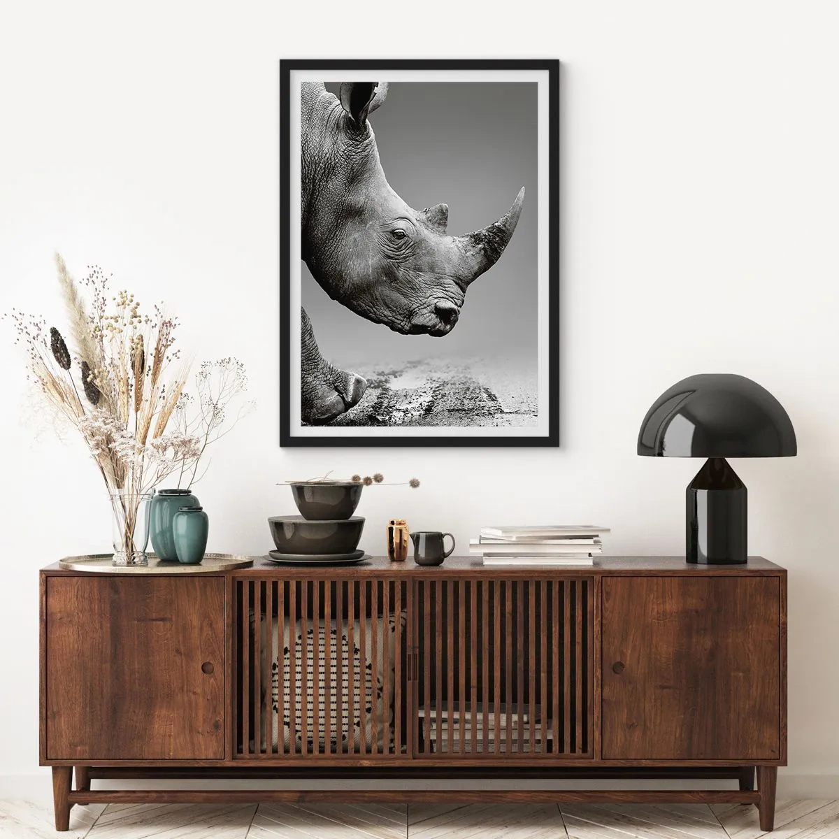 Affisch i svart ram - Svartvit närbild av en noshörnings huvud - 50x70cm - Ostoppbar kraft - Modern väggdekoration för vardagsrum och sovrum ARTTOR
