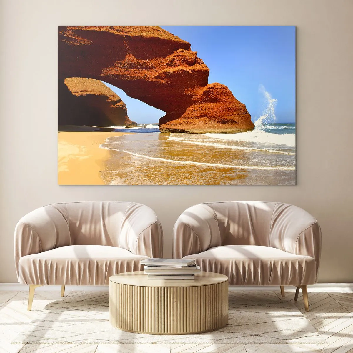 Glastavla - Bild på glas - Röda klippvalv över stranden och havet - 70x50cm - Vatten och vind i tusentals år - Modern väggdekoration för vardagsrum och sovrum ARTTOR