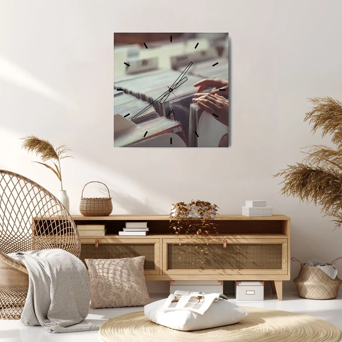 Väggklocka - Klocka på glas - I jakten efter känslor - 30x30 cm