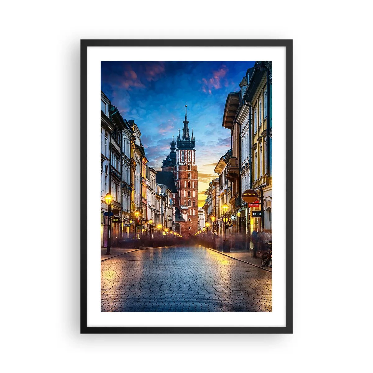 Affisch i svart ram - Kvällsvy över Grodzka-gatan och Mariakyrkan i Krakow - 50x70cm - Krakows charm - Modern väggdekoration för vardagsrum och sovrum ARTTOR