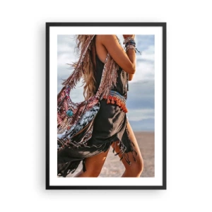 Affisch i svart ram - Boho-stil mot ett ökenlandskap - 50x70cm - Shamanens flicka - Modern väggdekoration för vardagsrum och sovrum ARTTOR
