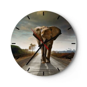 Väggklocka - Klocka på glas - En elefant på vägen i ett afrikanskt landskap - 30x30cm - Inte alls i en porslinsbutik - Modern väggdekoration för vardagsrum, kök och sovrum ARTTOR