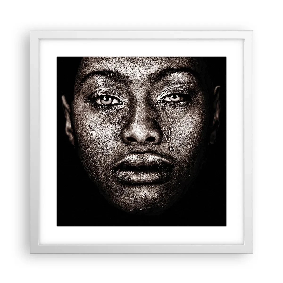 Affisch i vit ram - En tår - 40x40 cm