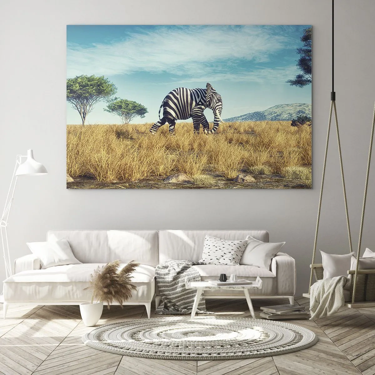 Glastavla - Bild på glas - En elefant med zebraränder på savannen under himlen - 70x50cm - Grått är ute - Modern väggdekoration för vardagsrum och sovrum ARTTOR