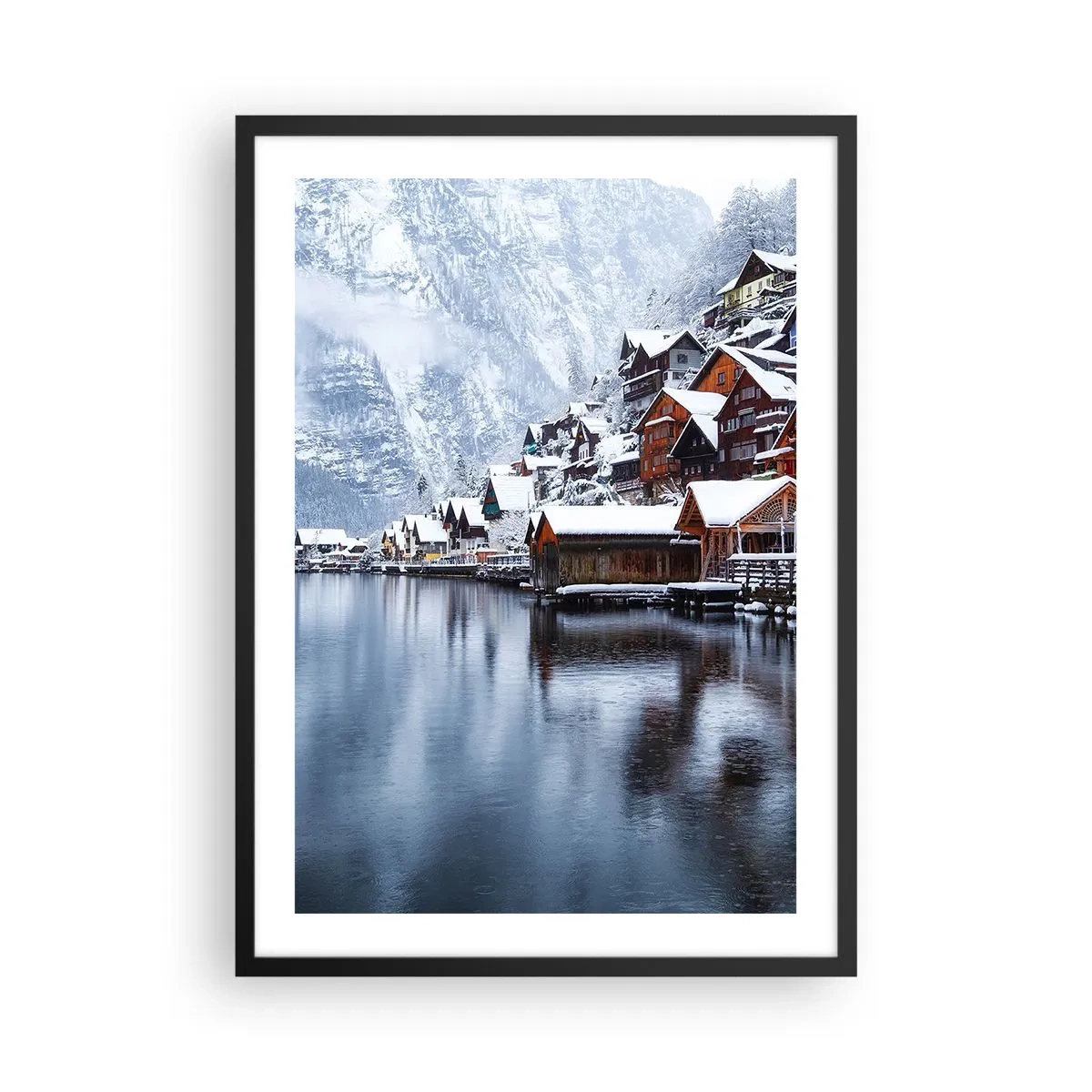Affisch i svart ram - Vinterlandskap i en bergsby vid sjön - 50x70cm - I vinterns dräkt - Modern väggdekoration för vardagsrum och sovrum ARTTOR
