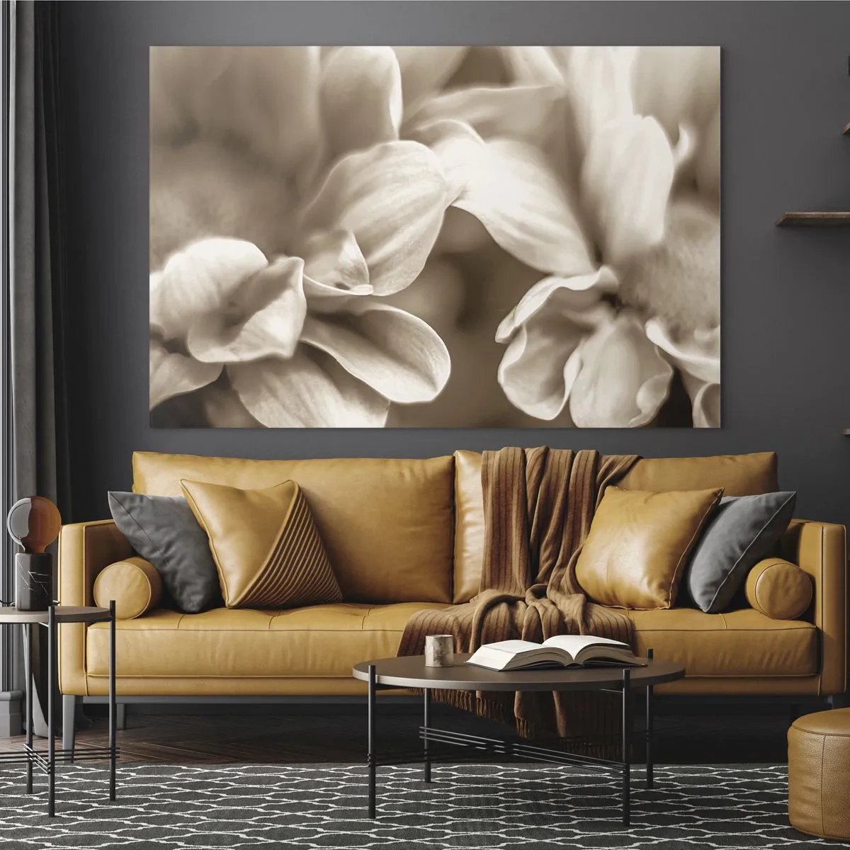 Glastavla - Bild på glas - Makrofotografi av ljusa blomblad i sepia - 70x50cm - Milda som ett leende - Modern väggdekoration för vardagsrum och sovrum ARTTOR