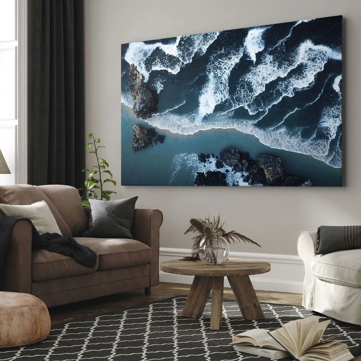 Canvastavla - Bild på duk - Flygfoto över vågor som slår mot stranden - 70x50cm - Insvept i vågorna - Modern väggdekoration för vardagsrum och sovrum ARTTOR