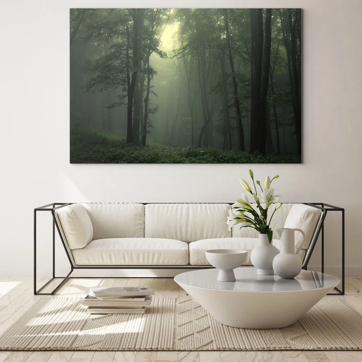Glastavla - Bild på glas - En mörk skog höljd i dimma med ljusstrålar - 70x50cm - Innan skogen vaknar - Modern väggdekoration för vardagsrum och sovrum ARTTOR