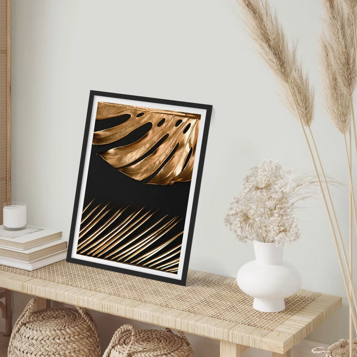 Affisch i svart ram - Olika men lika dyra - 70x100 cm