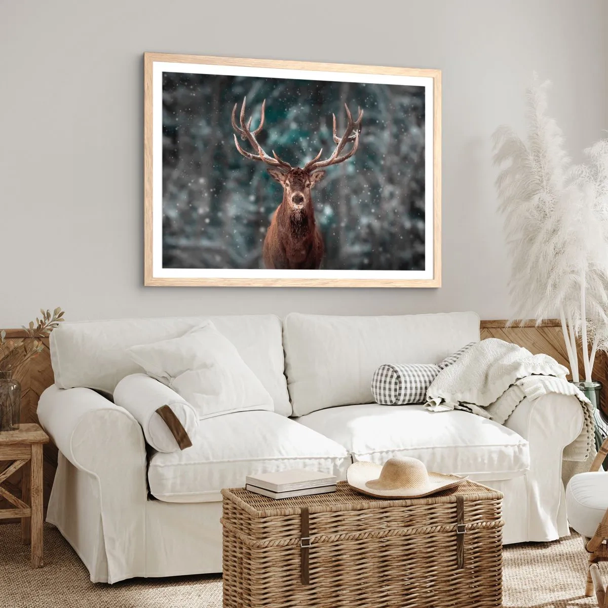 Affisch i ram av ljusek - Krönt skogens kung - 70x50 cm