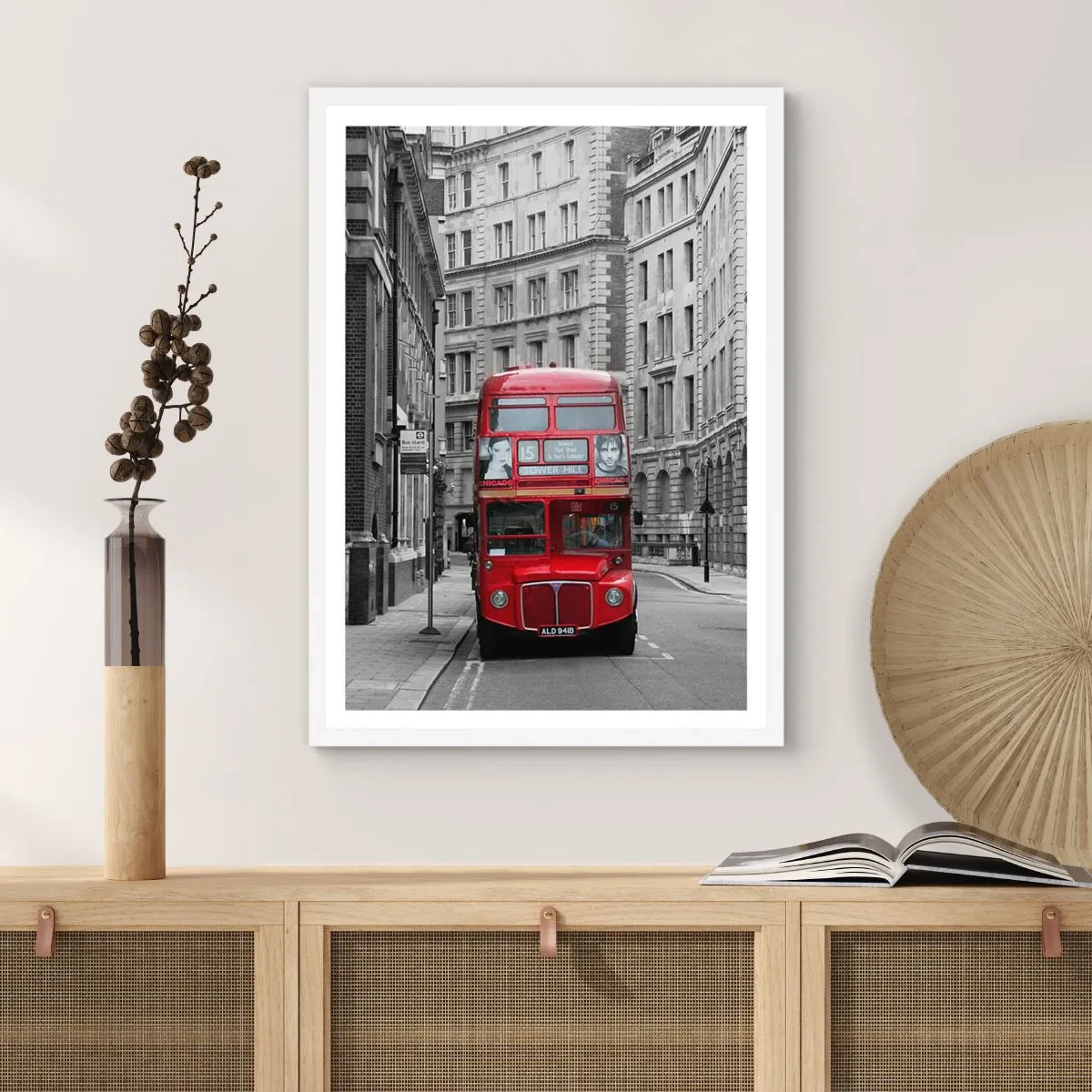 Affisch i vit ram - Vardagen behöver inte vara grå - 40x50 cm