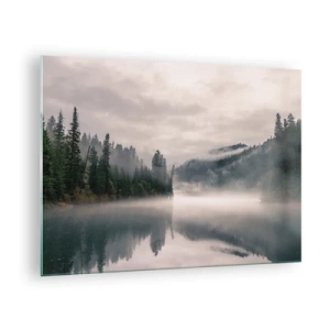 Glastavla - Bild på glas - Morgonutsikt över en sjö i skogen, höljd i dimma - 70x50cm - I förundran, i dimman - Modern väggdekoration för vardagsrum och sovrum ARTTOR