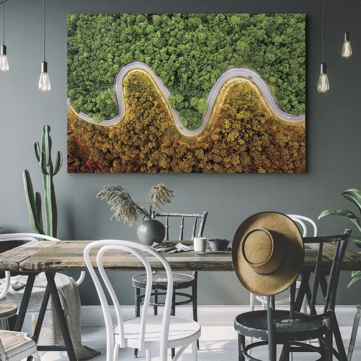 Canvastavla - Bild på duk - En slingrande väg genom skogen sedd från ett fågelperspektiv - 70x50cm - Gränser och genombrott - Modern väggdekoration för vardagsrum och sovrum ARTTOR