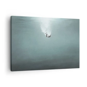 Canvastavla - Bild på duk - En figur nedsänkt i djupt, turkost vatten - 70x50cm - I havets famn - Modern väggdekoration för vardagsrum och sovrum ARTTOR