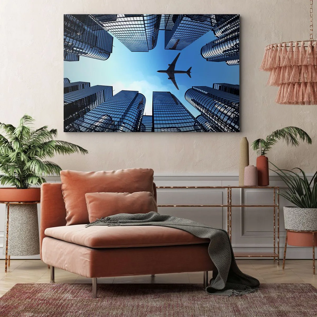 Canvastavla - Bild på duk - Ett flygplan som flyger över moderna skyskrapor i stadens centrum. - 70x50cm - Utsikten från glasravinen - Modern väggdekoration för vardagsrum och sovrum ARTTOR