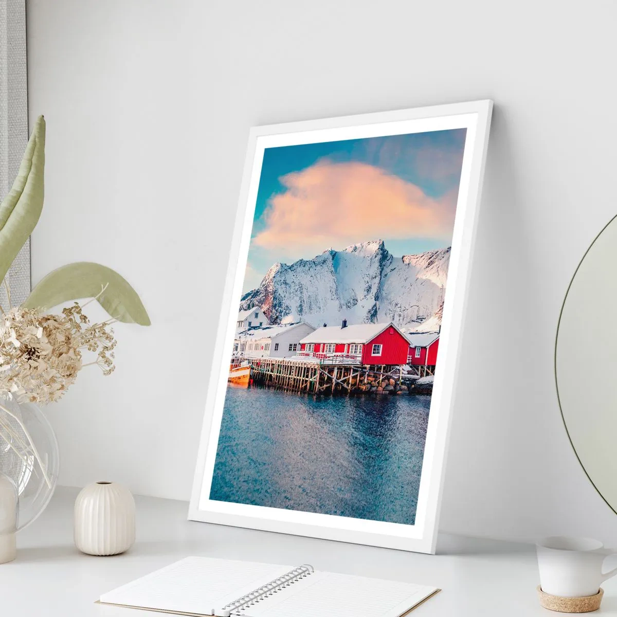 Affisch i vit ram - Nordligt gömställe - 70x100 cm
