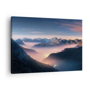 Canvastavla - Bild på duk - Ett bergslandskap med en dal fylld av dimma - 70x50cm - Ljus i dalarna - Modern väggdekoration för vardagsrum och sovrum ARTTOR