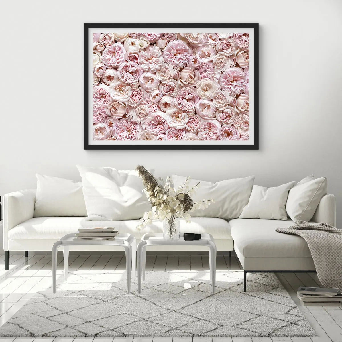 Affisch i svart ram - Strödd med rosor - 70x50 cm