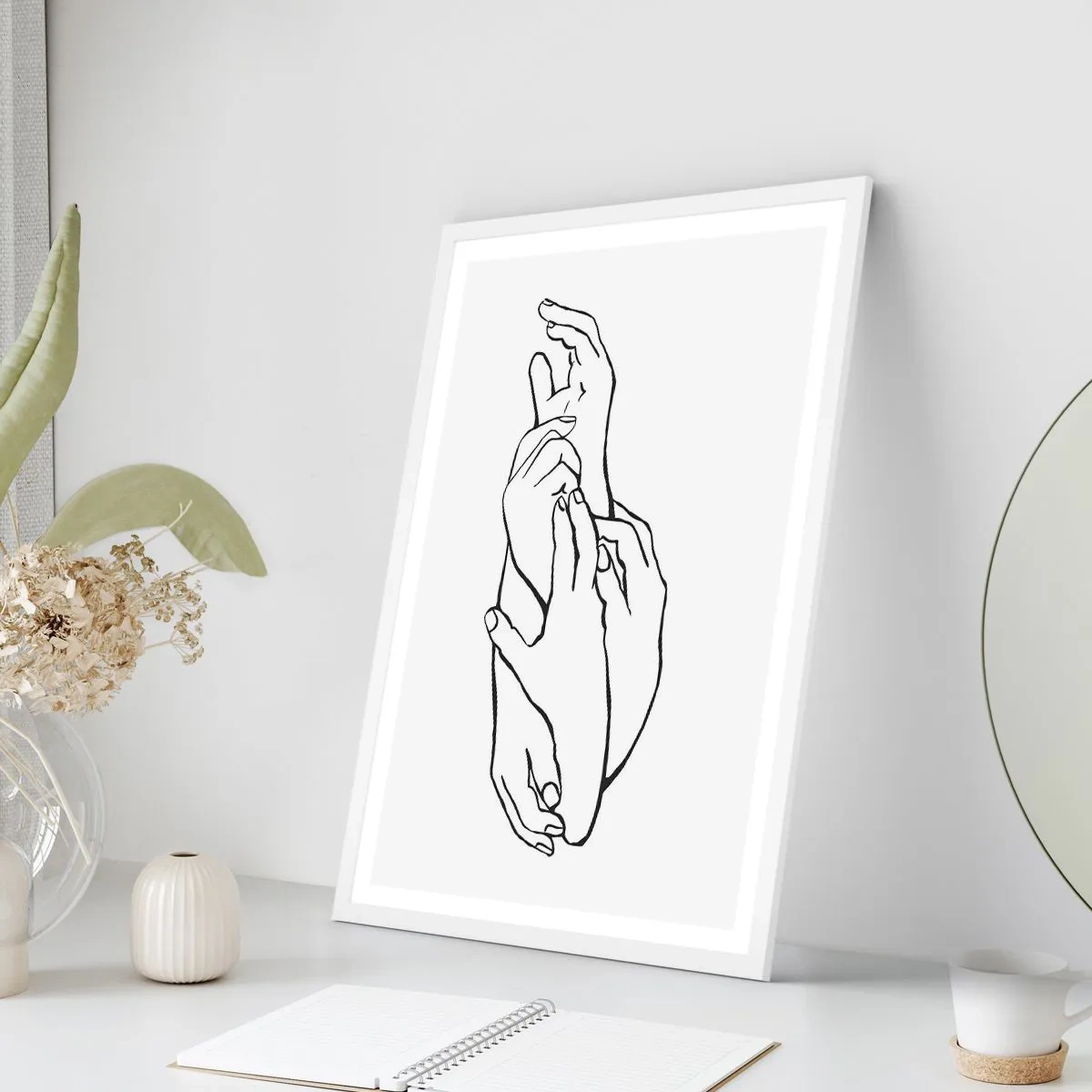 Affisch i vit ram - Hand i hand - 70x100 cm