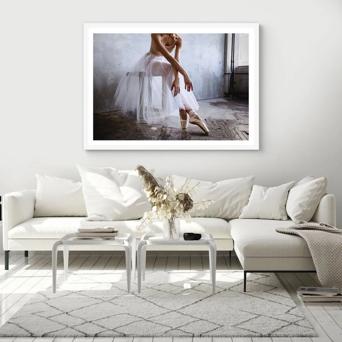 Affisch i vit ram - Innan rampljuset tänds - 70x50 cm