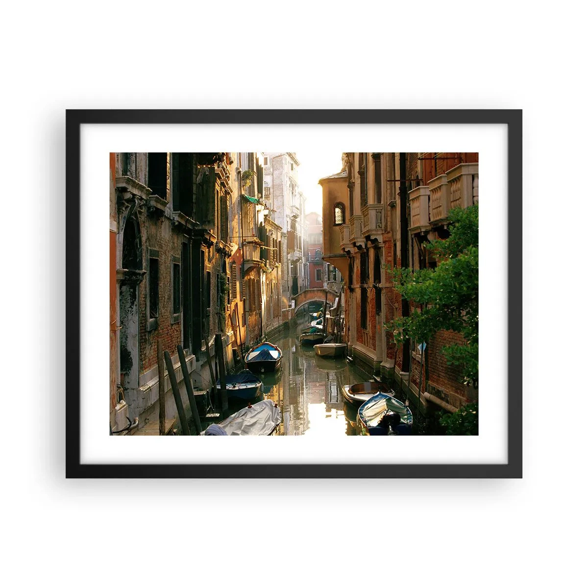 Affisch i svart ram - På en gränd i Venedig - 50x40 cm
