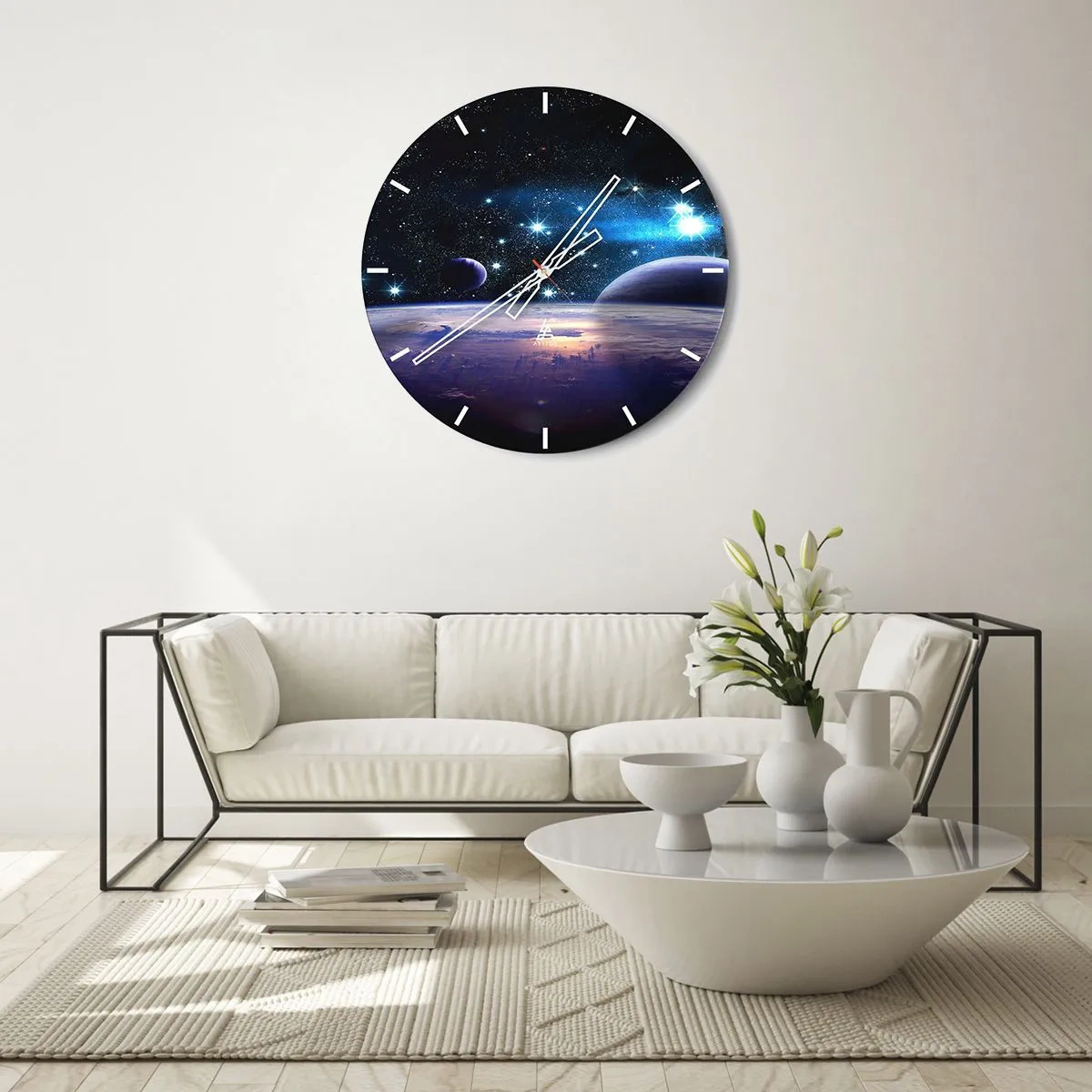 Väggklocka - Klocka på glas - Rymden med stjärnor, planeter och en planetyta med atmosfär - 30x30cm - Fortfarande ensamma? - Modern väggdekoration för vardagsrum, kök och sovrum ARTTOR