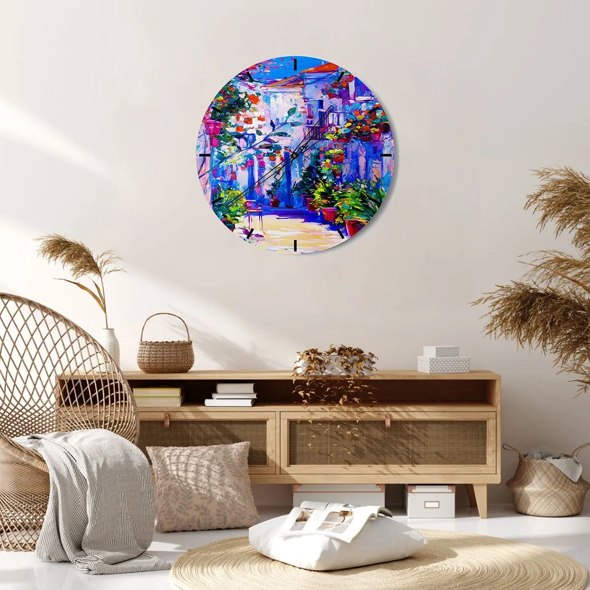 Väggklocka - Klocka på glas - En charmig uteplats full av blommor i intensiva färger - 30x30cm - Impression - italiensk gränd - Modern väggdekoration för vardagsrum, kök och sovrum ARTTOR
