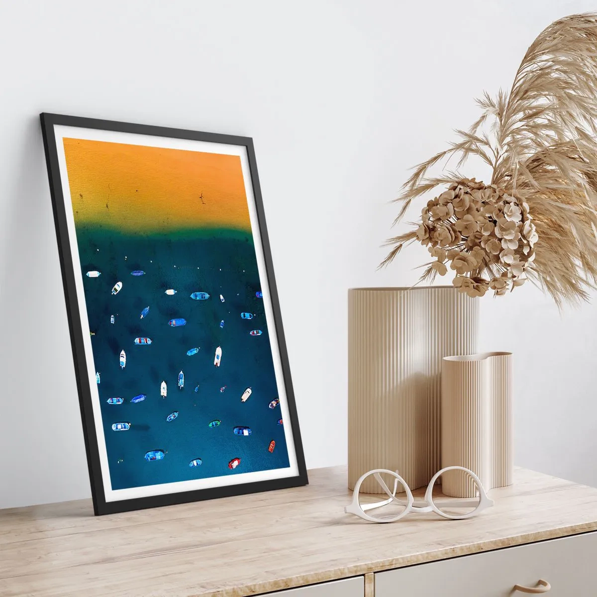 Affisch i svart ram - Ett semesterspel - 40x50 cm