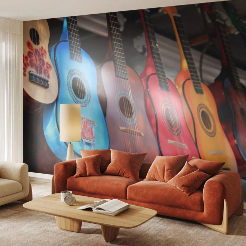 Fototapet Standard Eco - Färgglada gitarrer hängde i rad på marknaden - 100x70cm - Latino klimat - Modern väggdekoration för vardagsrum och sovrum ARTTOR