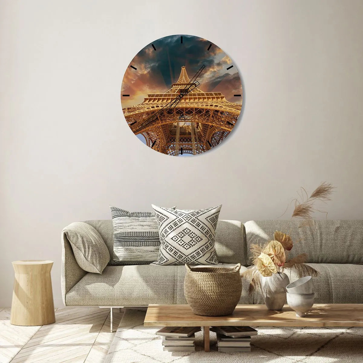 Väggklocka - Klocka på glas - Perspektiv av Eiffeltornet vid solnedgången - 30x30cm - Hur mänskligheten nådde himlen - Modern väggdekoration för vardagsrum, kök och sovrum ARTTOR