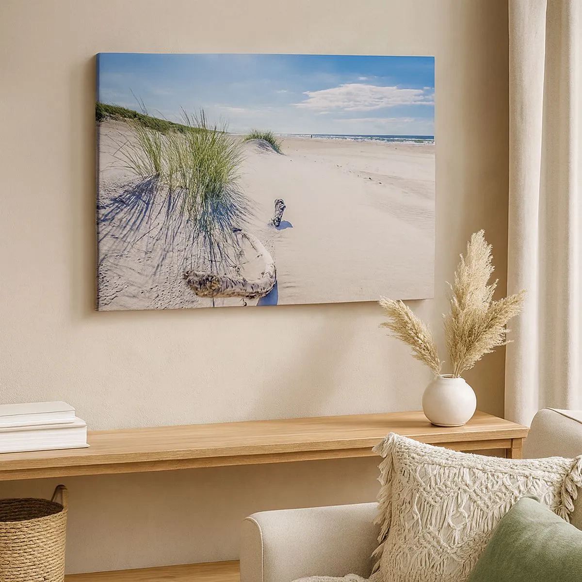 Canvastavla - Bild på duk - En baltisk strand med sand, gräs och en lugn blå himmel - 70x50cm - Vackrast? Östersjöstrand - Modern väggdekoration för vardagsrum och sovrum ARTTOR