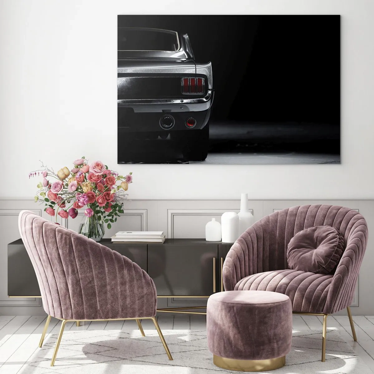 Glastavla - Bild på glas - Baksidan av en klassisk bil i en mörk, elegant interiör - 70x50cm - Klassisk charm - Modern väggdekoration för vardagsrum och sovrum ARTTOR
