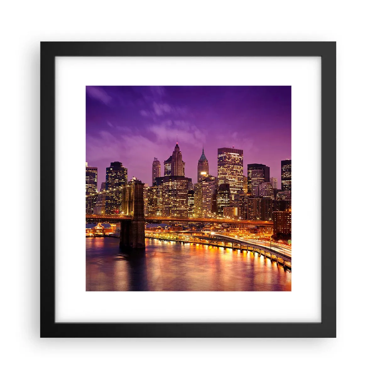 Affisch i svart ram - Manhattan i violett och guld - 30x30 cm