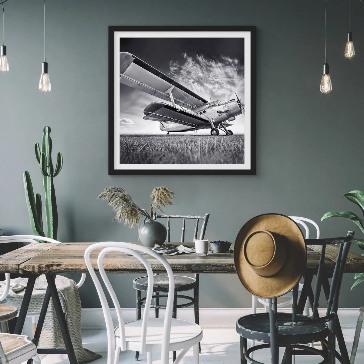 Affisch i svart ram - Bevingad vandrare - 60x60 cm