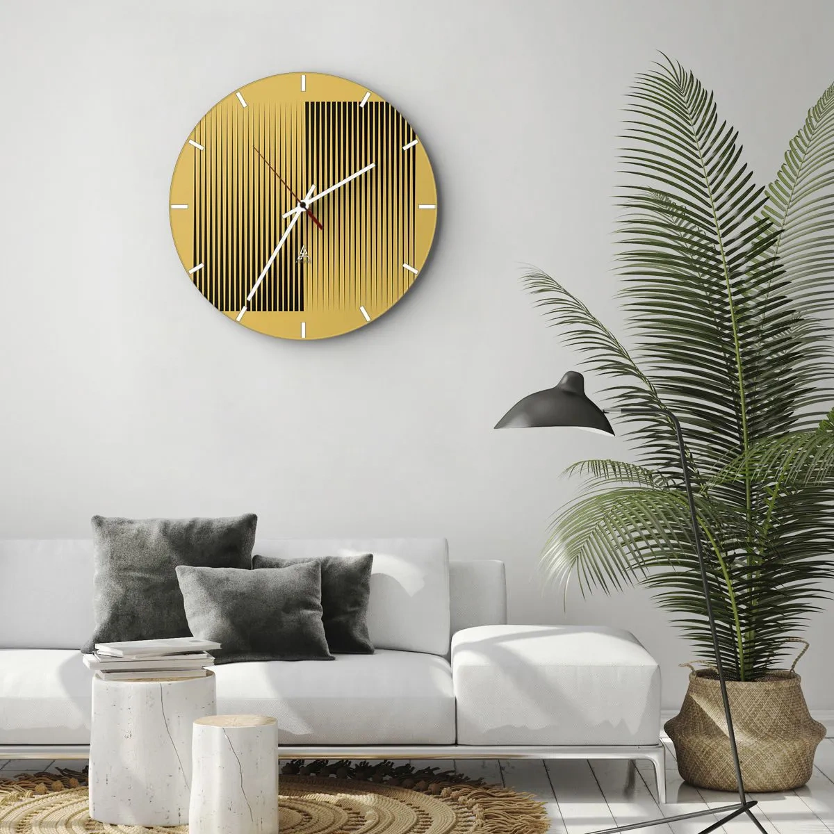 Väggklocka - Klocka på glas - Gul bakgrund med svarta vertikala linjer som skapar en geometrisk effekt - 30x30cm - Motsatsernas kvadrat - Modern väggdekoration för vardagsrum, kök och sovrum ARTTOR