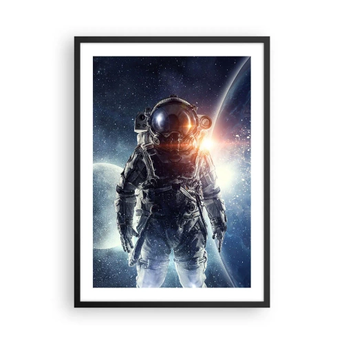 Affisch i svart ram - Astronaut i rymden med planeter och stjärnor i bakgrunden - 50x70cm - Äventyr i rymden - Modern väggdekoration för vardagsrum och sovrum ARTTOR