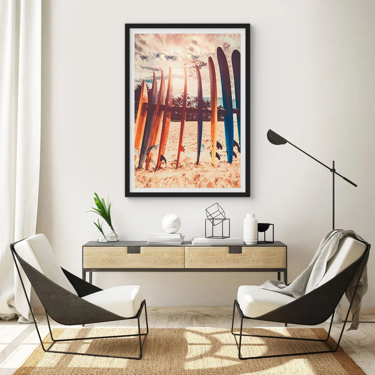 Affisch i svart ram - Färgglada surfbrädor mot bakgrund av en strand och palmer - 50x70cm - God natt, vi ses imorgon - Modern väggdekoration för vardagsrum och sovrum ARTTOR
