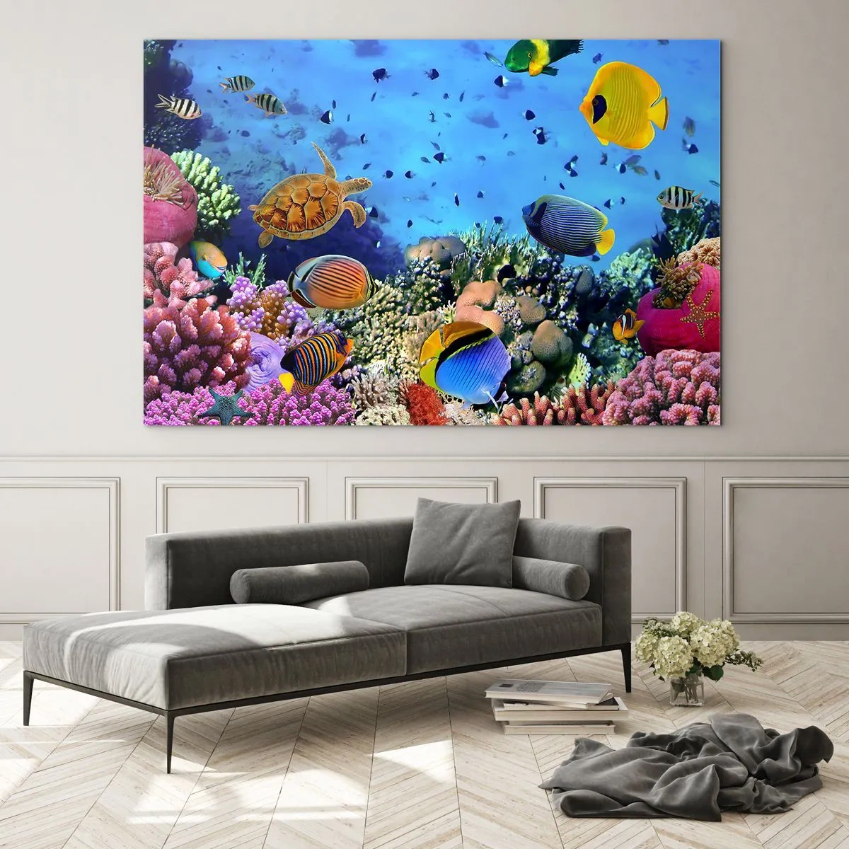 Glastavla - Bild på glas - Färgglada fiskar och en havssköldpadda mot ett korallrev - 70x50cm - Vad vet vi om livet... - Modern väggdekoration för vardagsrum och sovrum ARTTOR